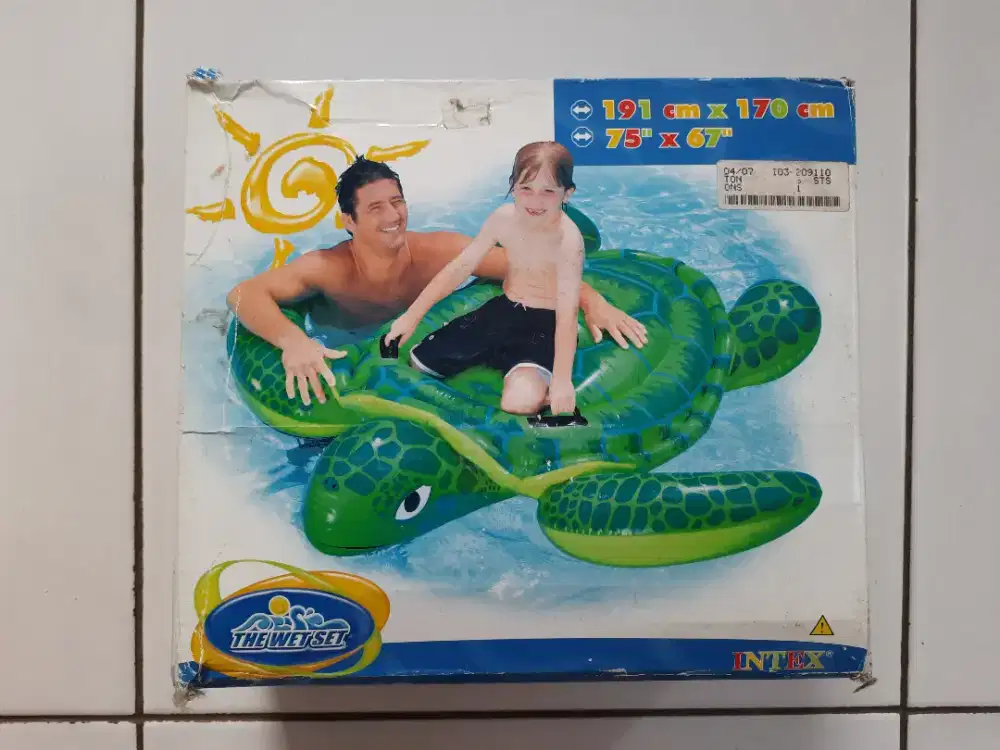 Pelampung Kura-kura Raksasa