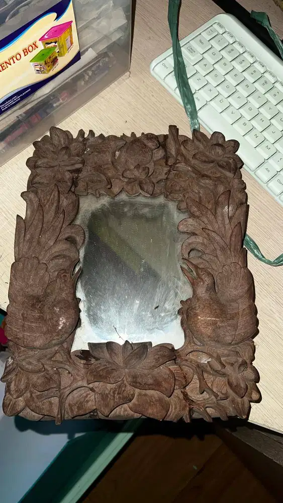 Relief Kayu kaca kecil nego