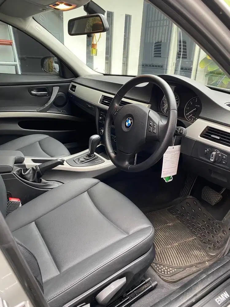 BMW 320i e90 2011 KM RENDAH