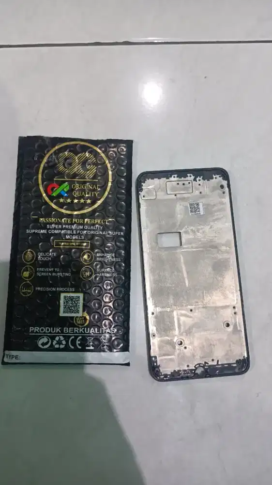 LCD dan Frame tulang tengah Realme 5 pro