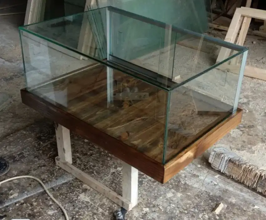 Kotak kaca maket