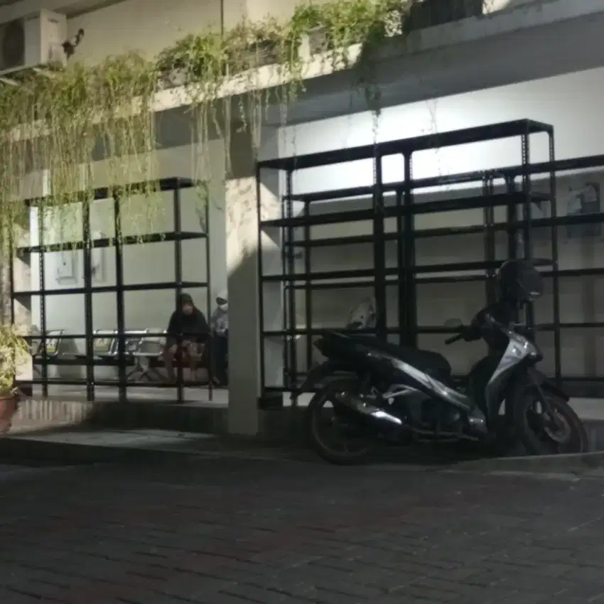 Rak besi serbaguna