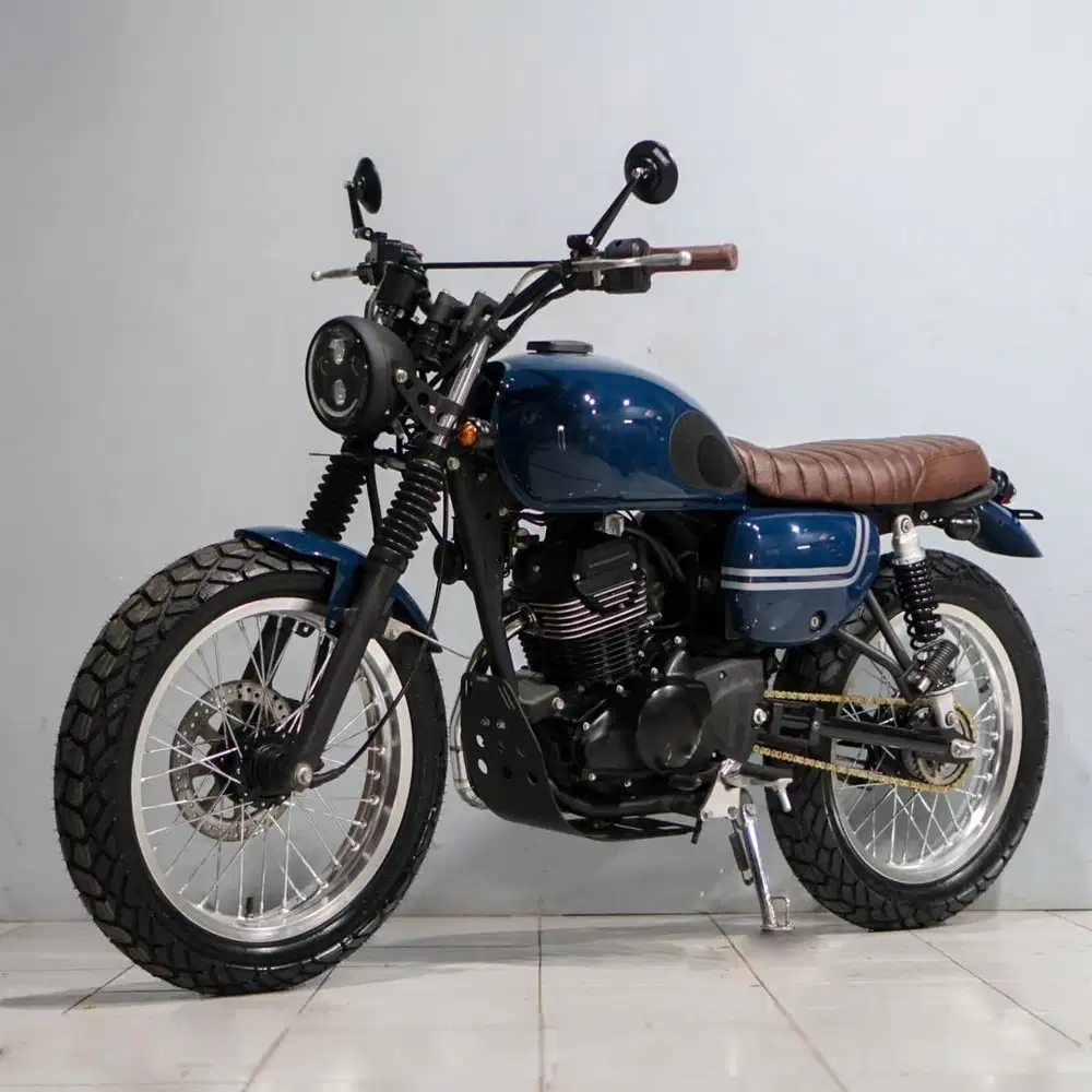 Motor Kesayangan Kawasaki W175 Custom Tracker