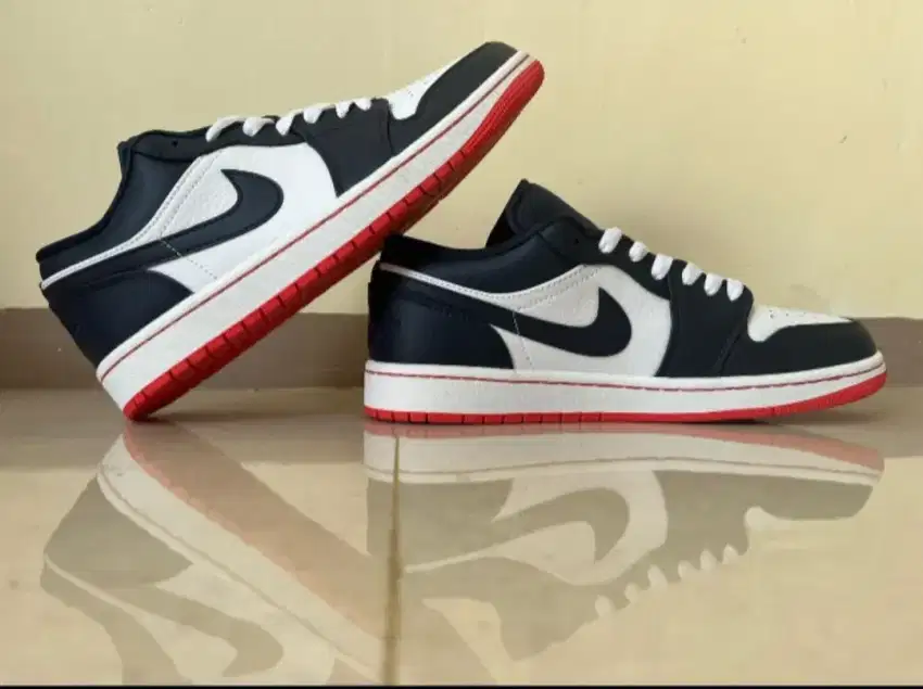 Nike aj1 navy red