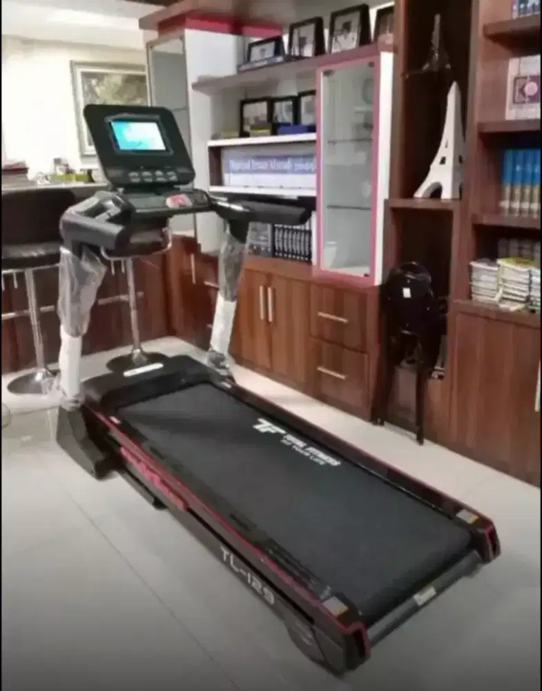 Alat fitnes treadmill elektrik TL 126