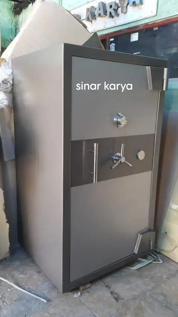 Brankas A5LN kunci Surgent tahan api tinggi 155cm