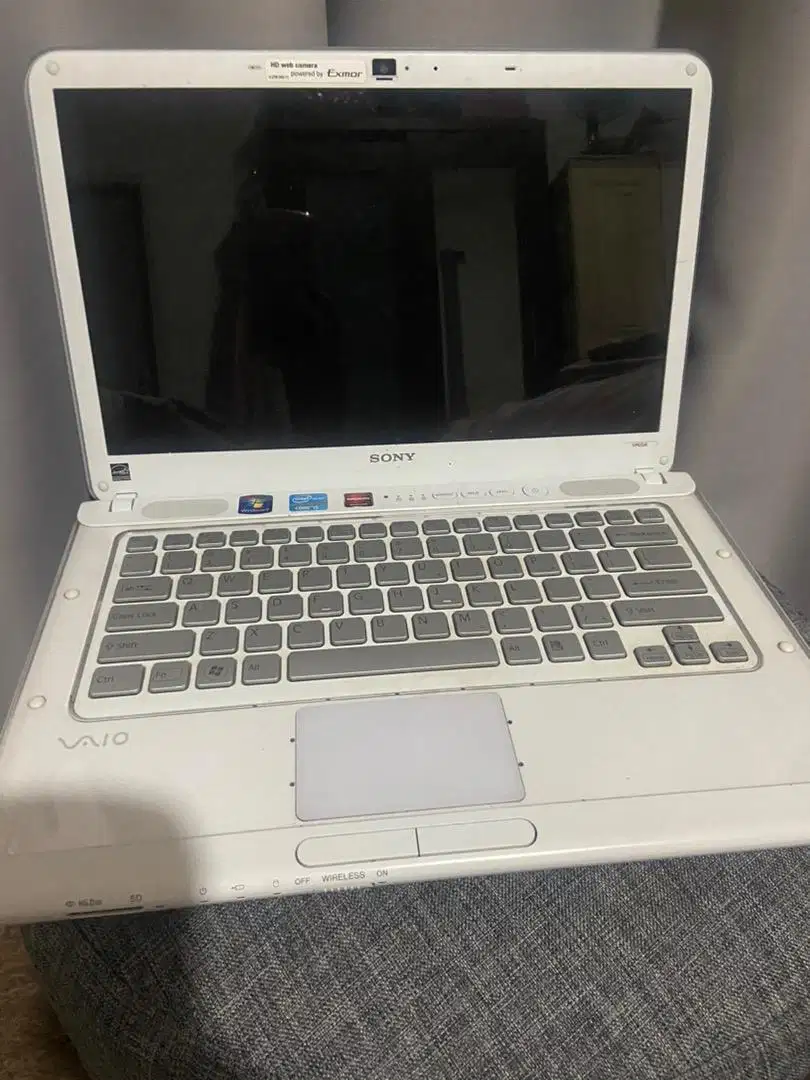 Laptop sony vaio white