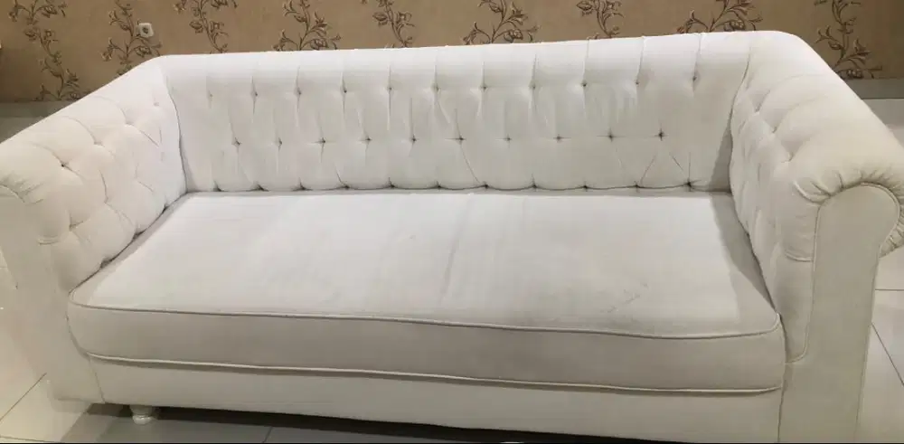 Kursi sofa putih