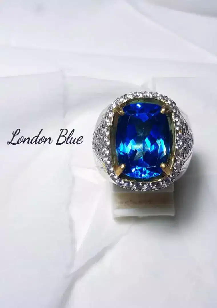 Batu Permata Topaz London