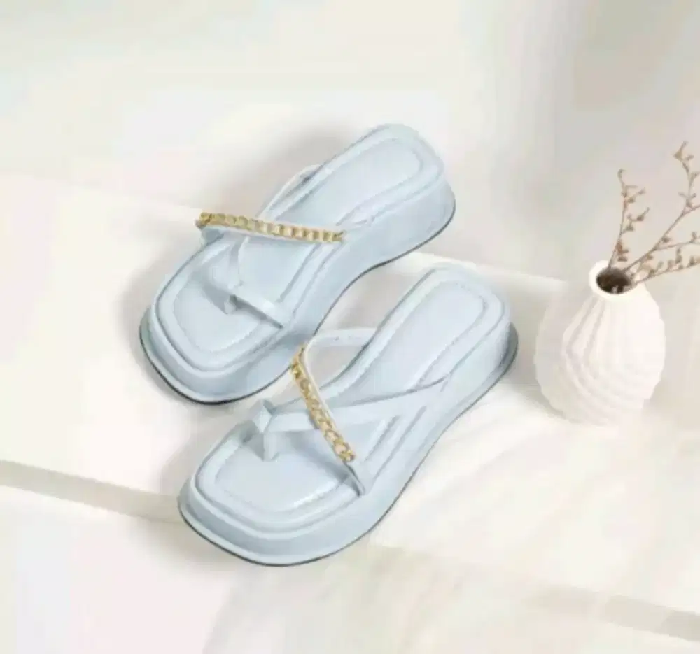 Sandal platform wanita