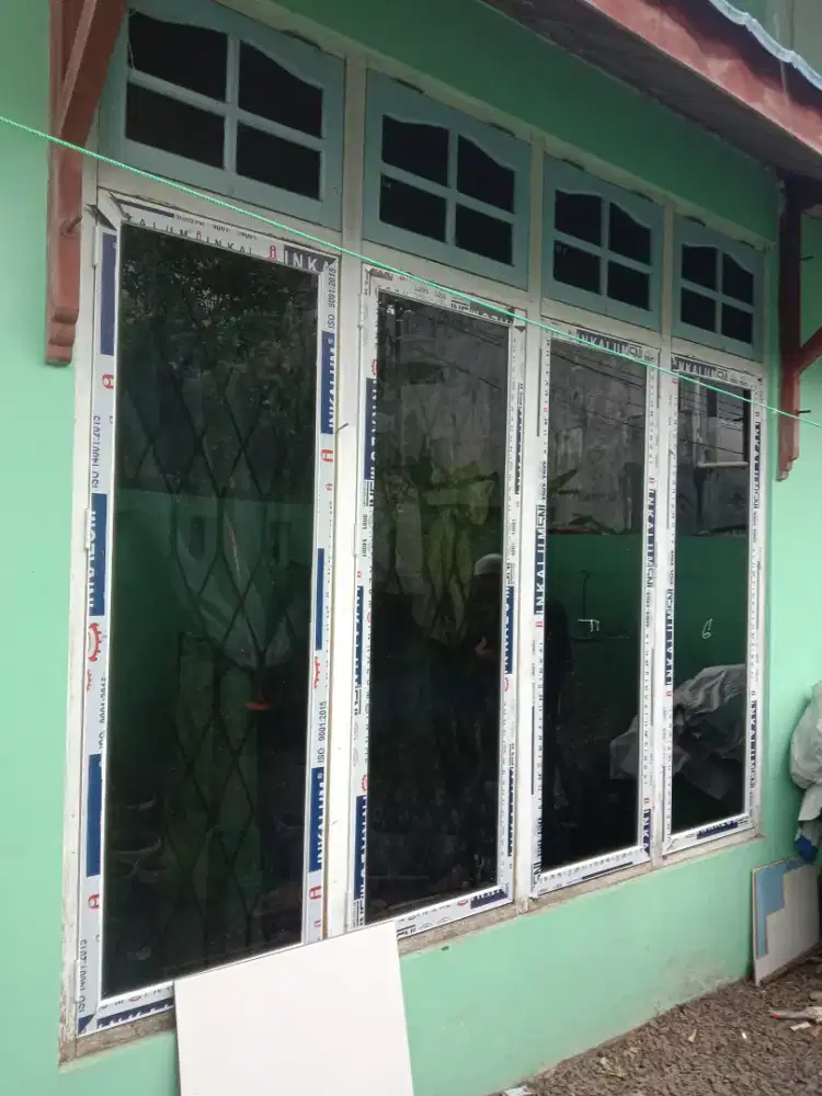 Kusen aluminium dan kaca