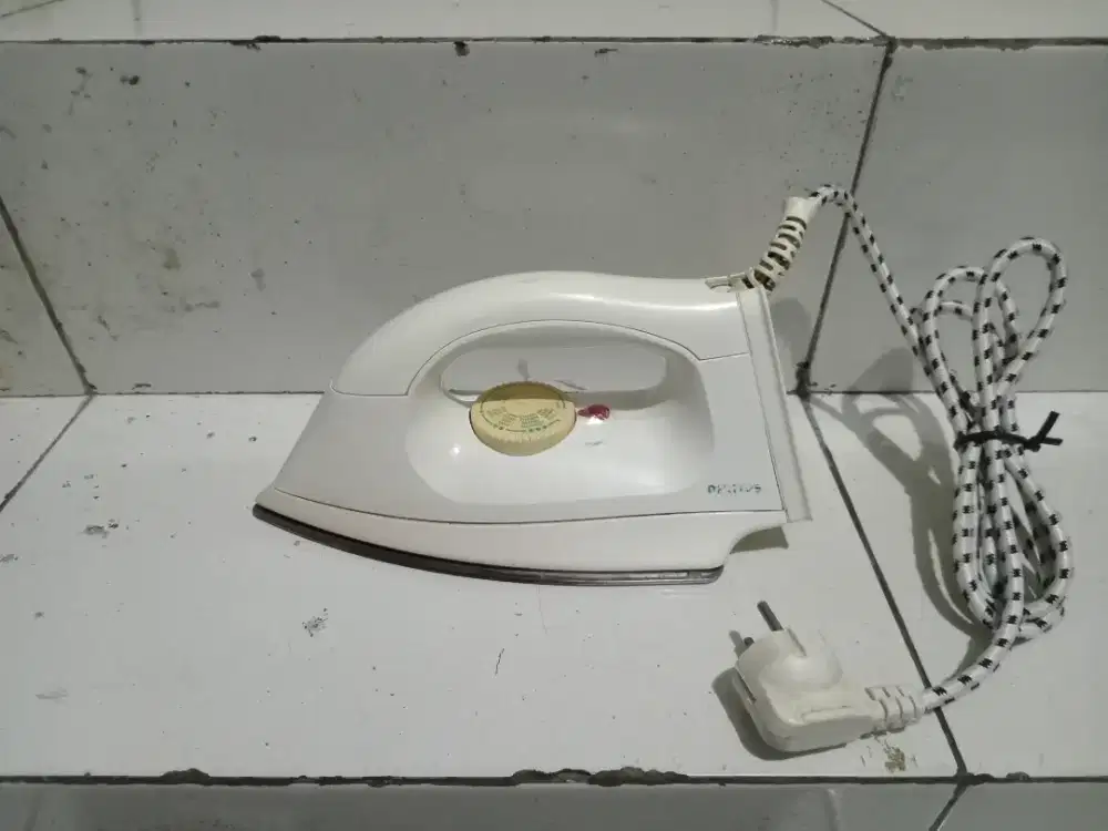 Setrika Listrik Merk PHILIPS Tipe HI 114