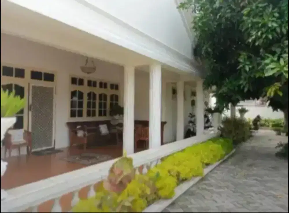 Jual Rumah Luas Terawat,Kupang Indah,Dkt Mayjen,HR Muh,Dukuh Kupang