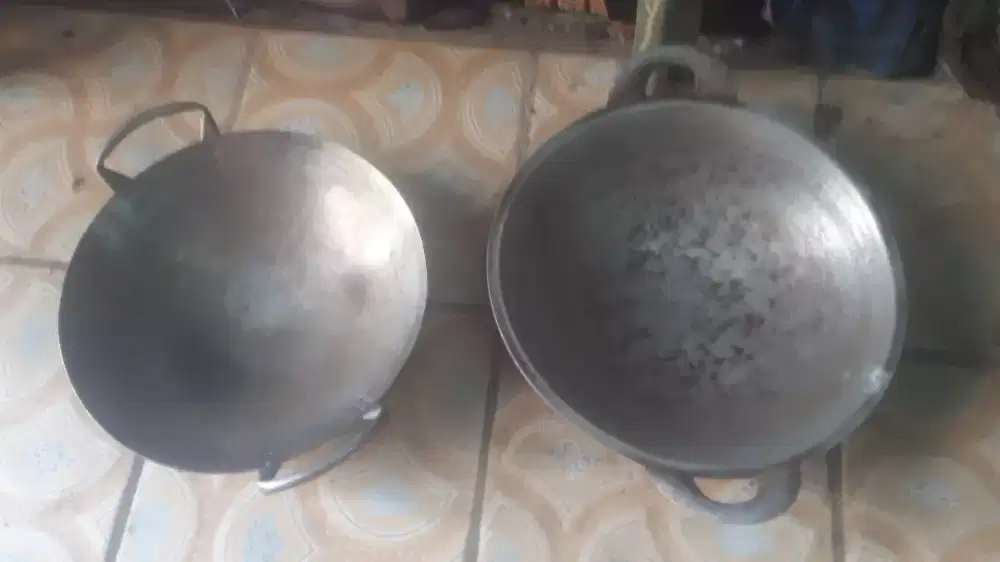 Slhkn plh slh 1 dr kuali masak bhn plat besi atau bhn almunium kond ok