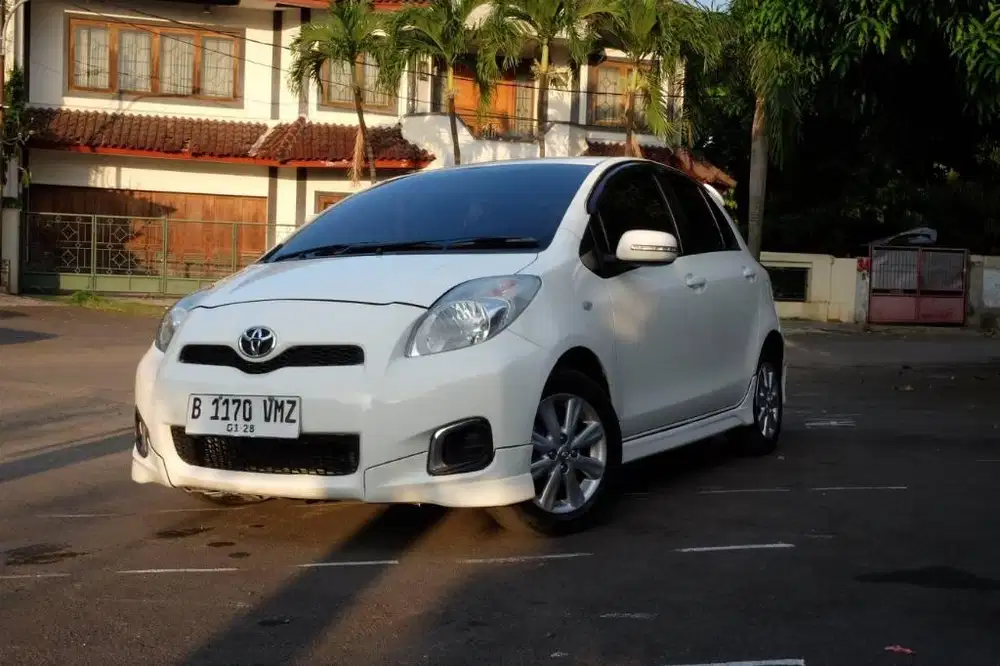 Toyota Yaris E At Bapao Dp Jt Km Rban Mobil Bekas