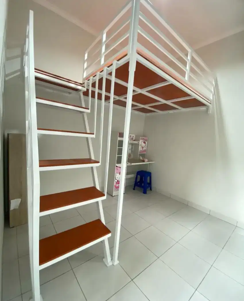 Mezzanine bed kamar