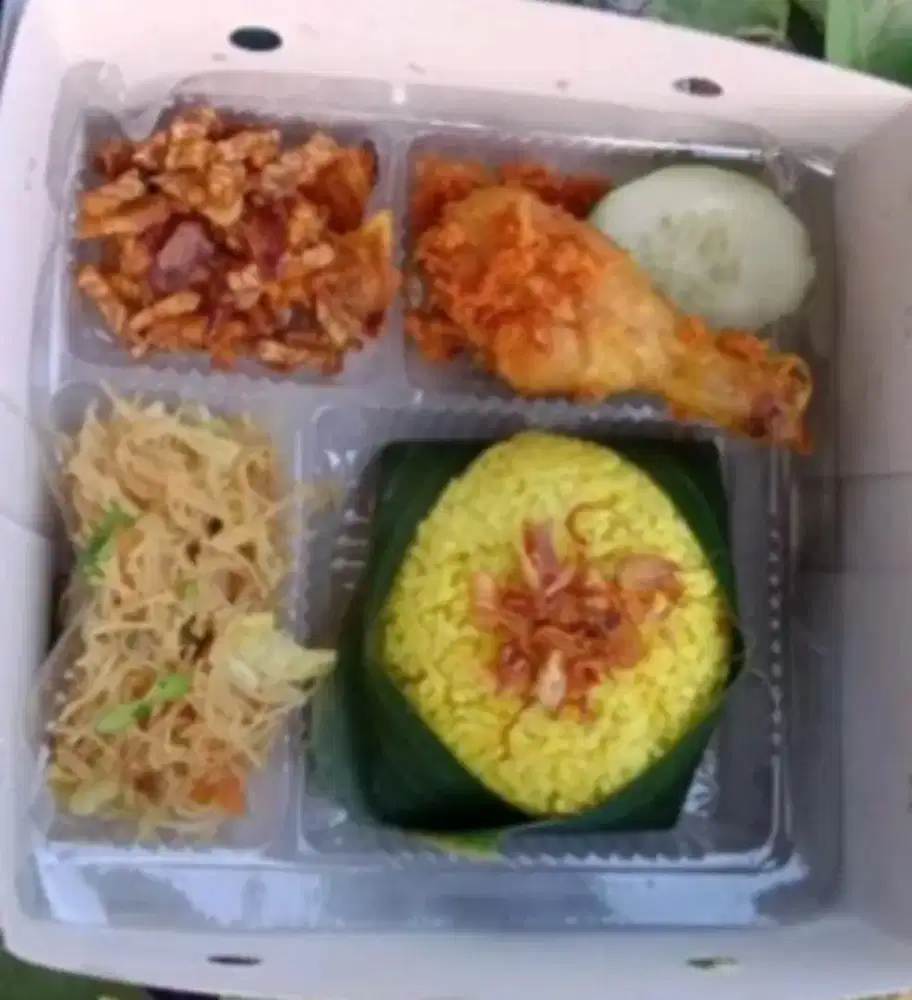 Nasi Box paket nasi kuning