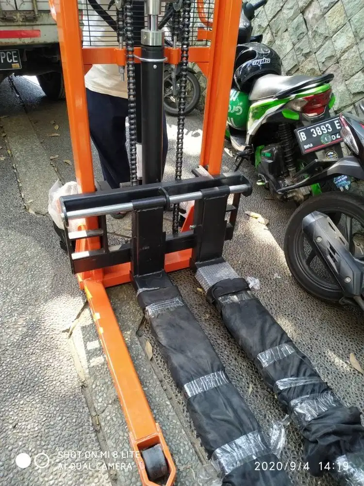 Harga Termurah saat ini HAND STACKER MANUAL 1 Ton 1,6 M Harga Promo