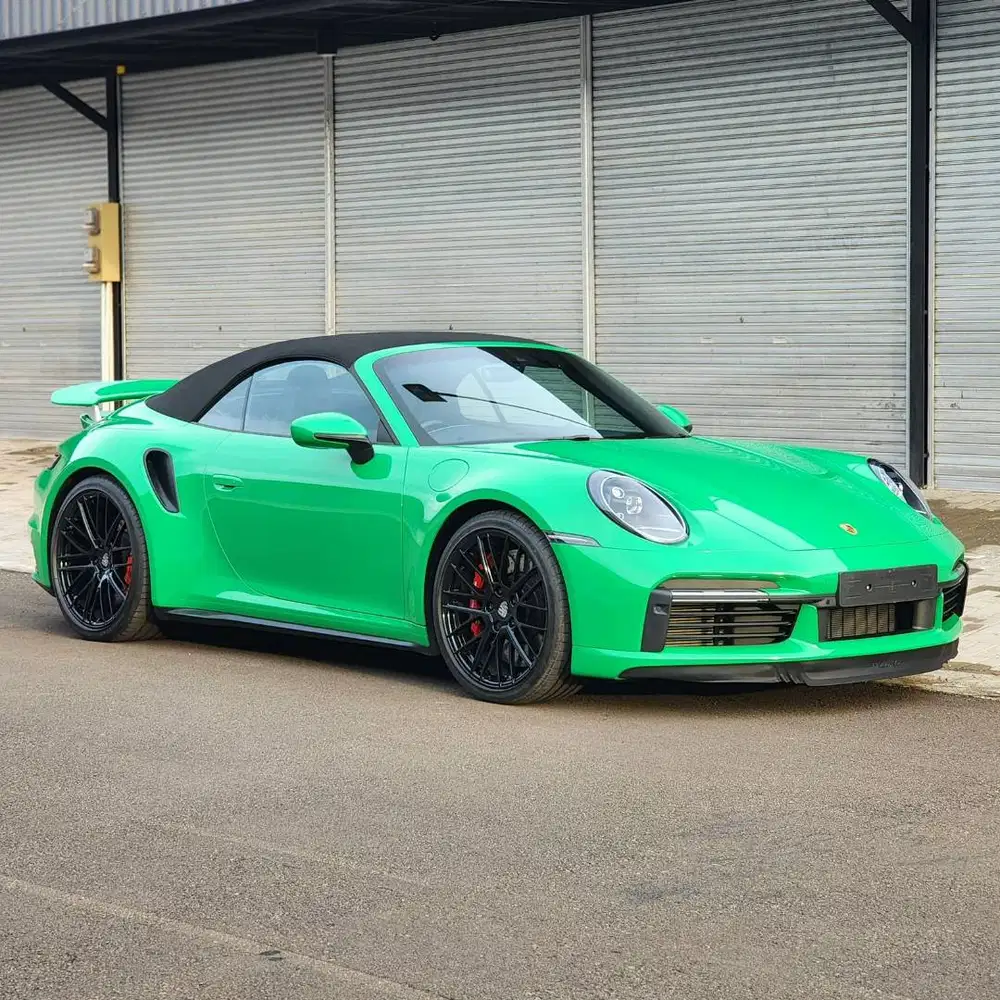 Porsche 911 992 Cabriolet Turbo 2021 Python Green On Black - Mobil ...