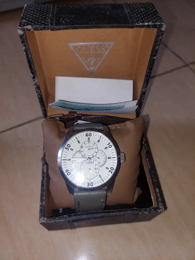 Jual Butuh Jam Tangan GUESS Original Lengkap.