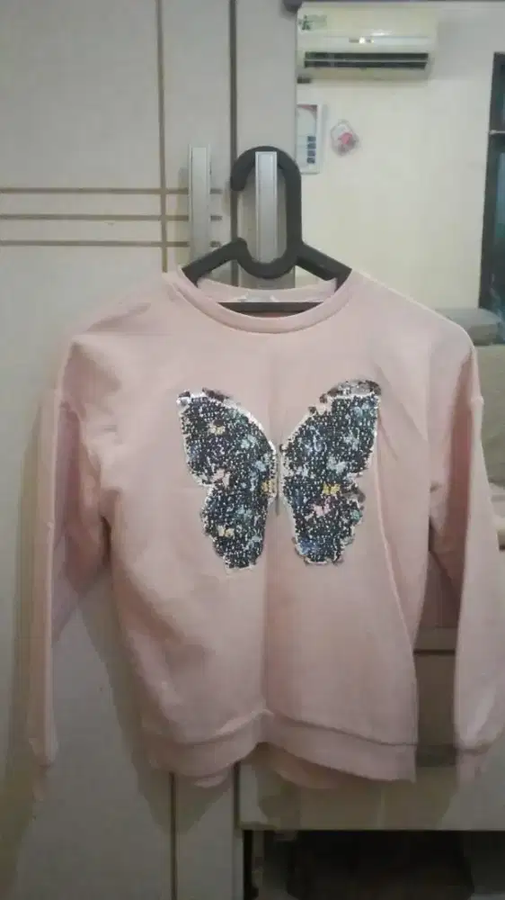 Dijual sweater anak perempuan merk H&M original usia 6 s/ 8 tahun