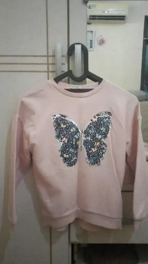 Dijual sweater anak perempuan merk H&M original usia 6 s/ 8 tahun