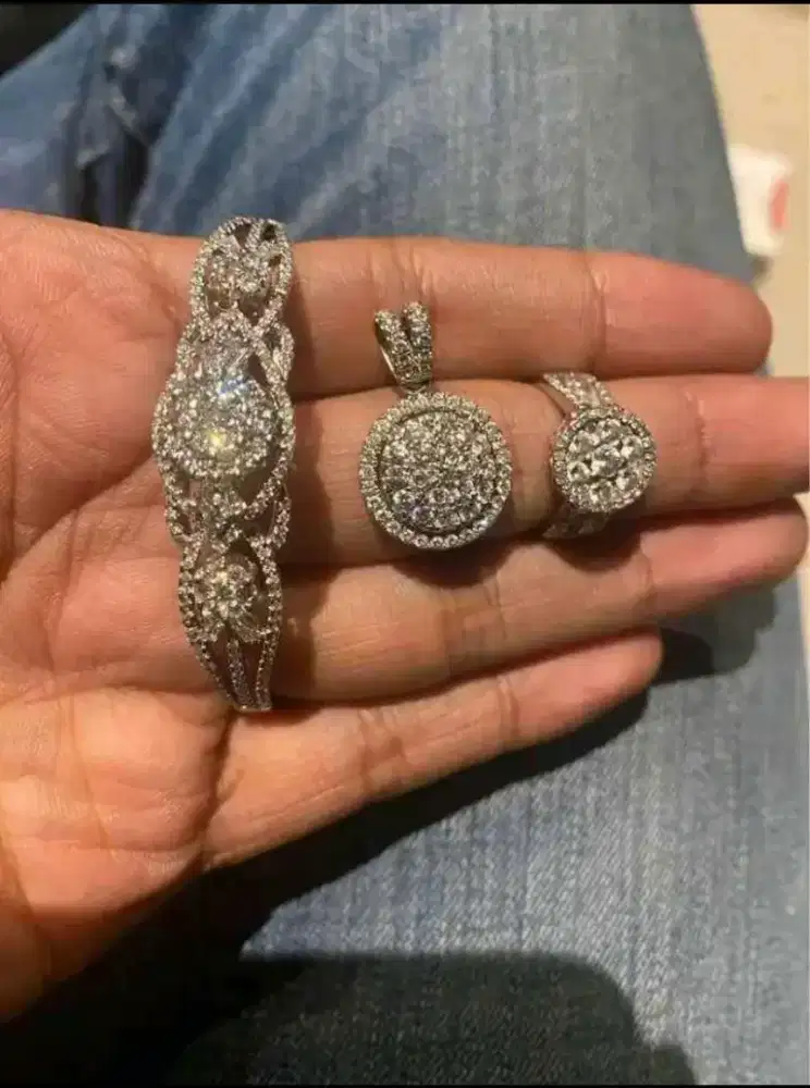 Terima mas dan berlian dengan harga tinggi