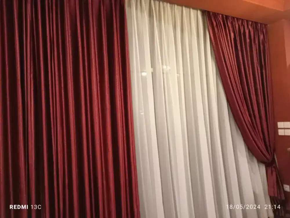 Tirai Gordyn minimalis