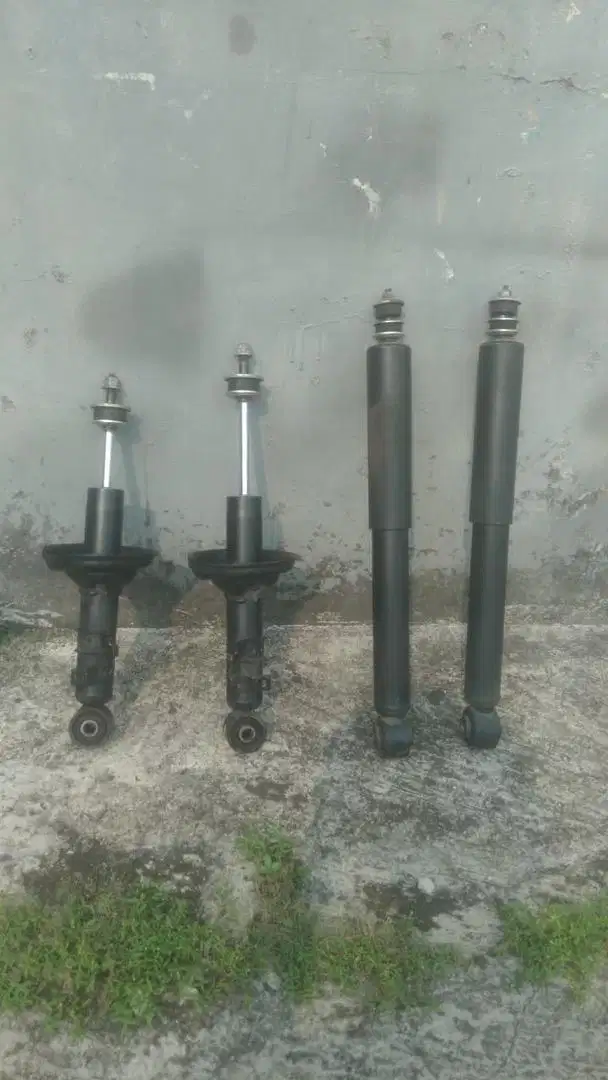 Shockbreaker Depan dan Belakang Inova