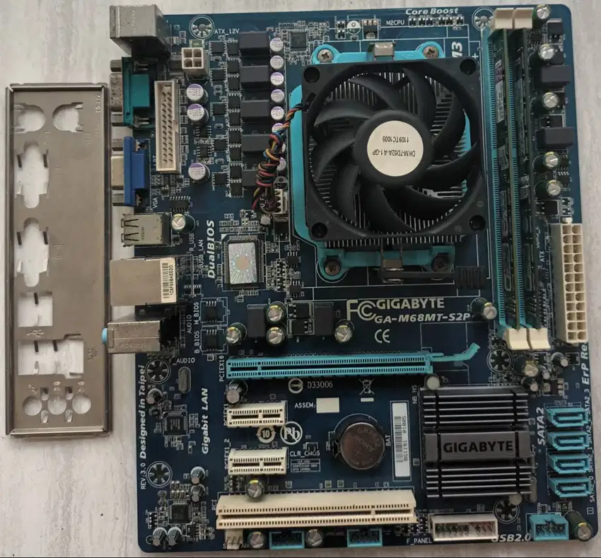 Jual MOBO Gigabyte GA-M68MT-S2P/Socket AM3+AMD Ath II X2 250+Ddr3 2 Gb