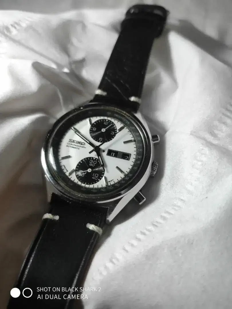 Jam tangan Seiko Panda chronograph automatic