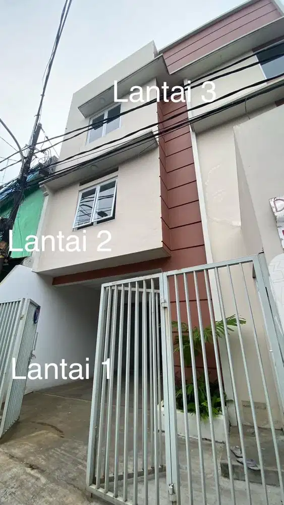 Sewa Rumah Tahunan Murah Kontrakan 3 Lantai 67jt/tahun Blok M Kemang
