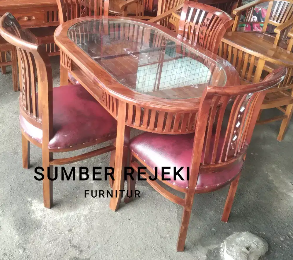 MEJA MAKAN KAYU JATI MEJA BUNDAR