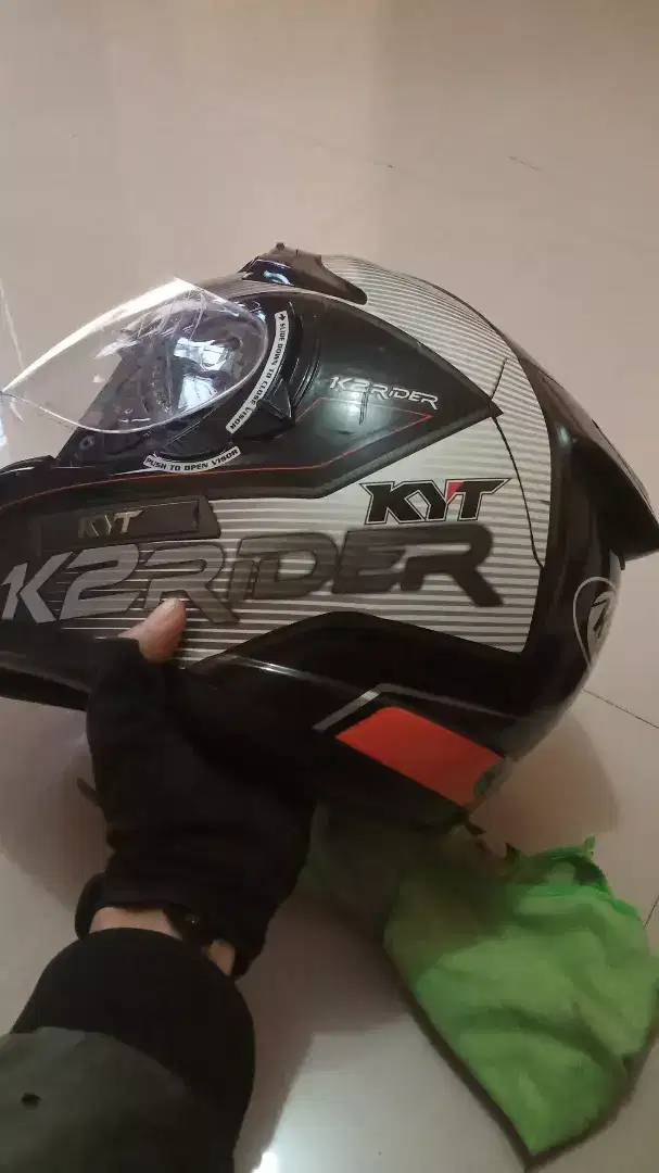 Dijual murah  Helm Full face KYT