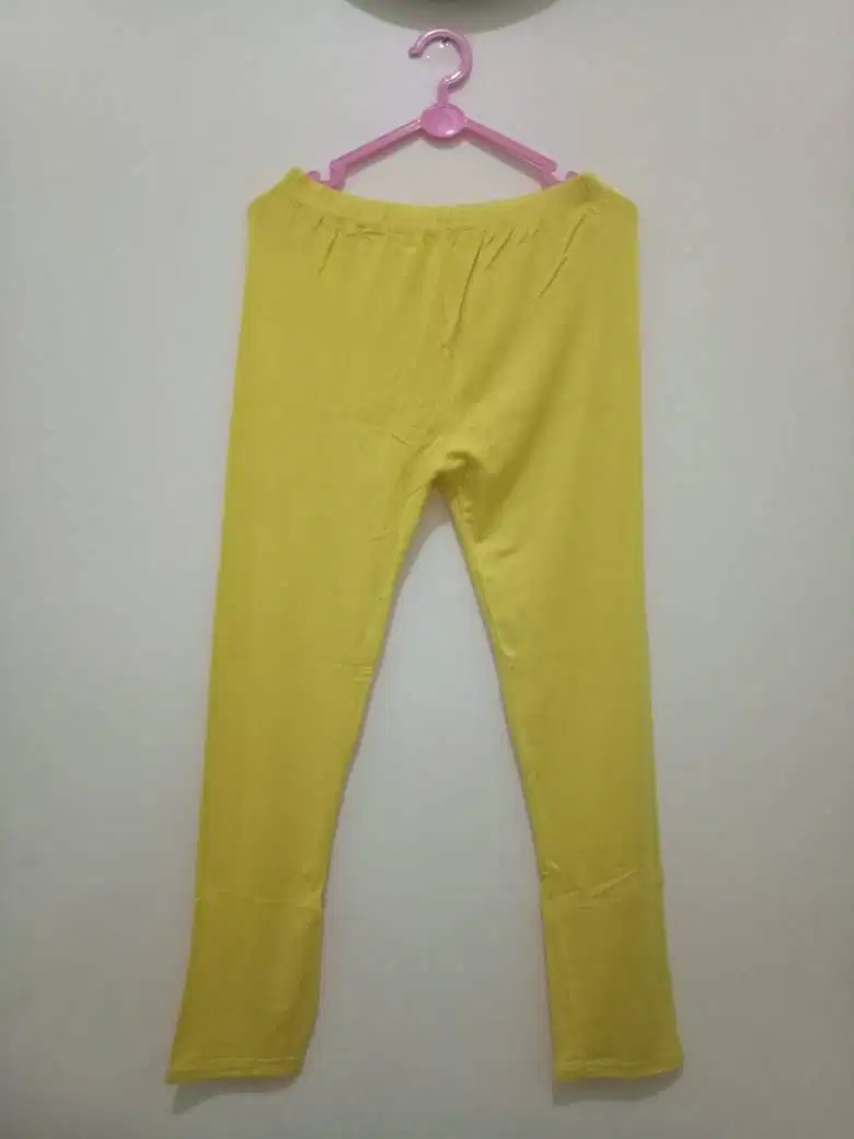 Celana Leging Wanita Spandek Adem