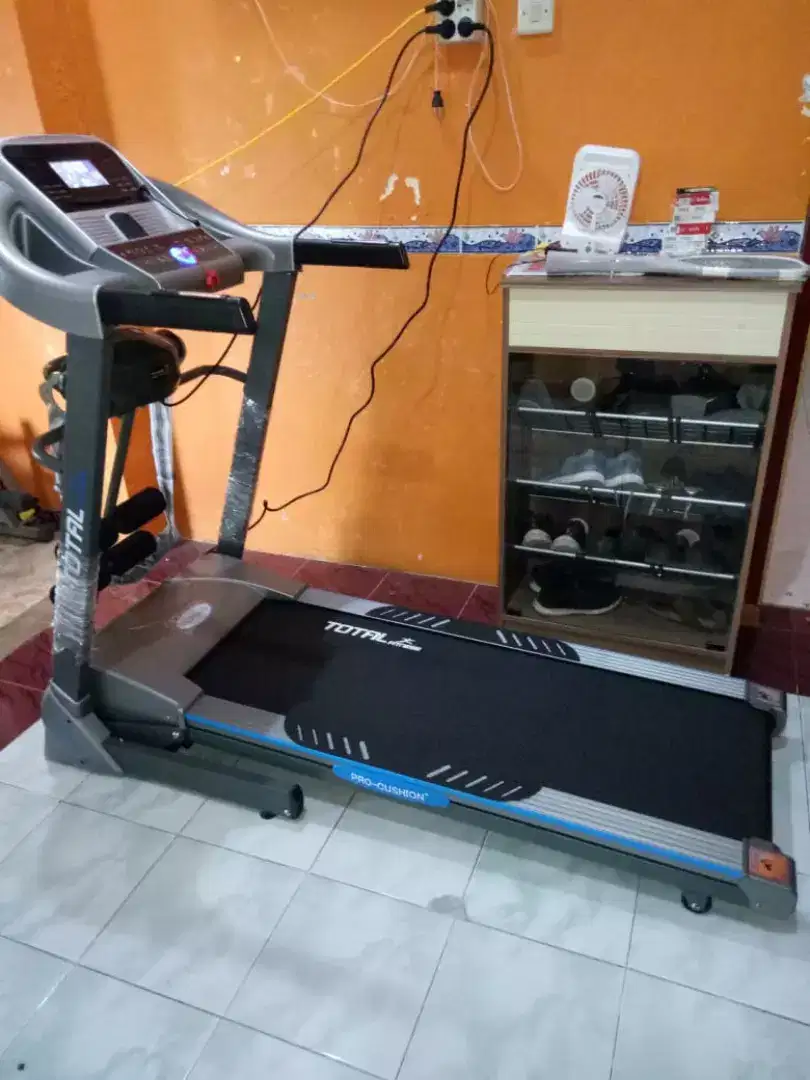 Alat fitnes treadmill elektrik TL 270 auto incline