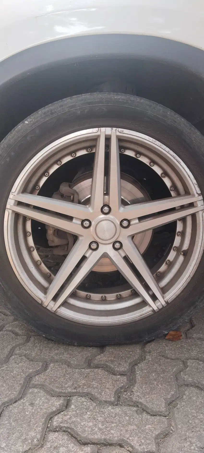 Velg HSR r20 plus ban pirelli