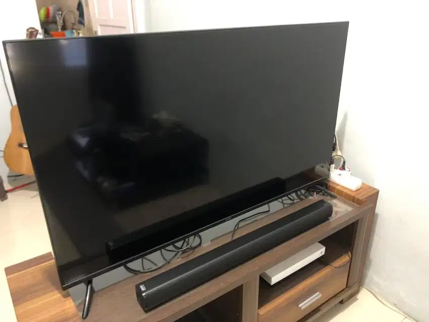 CHIQ TV 4K 50 inch dan Redmi Soundbar