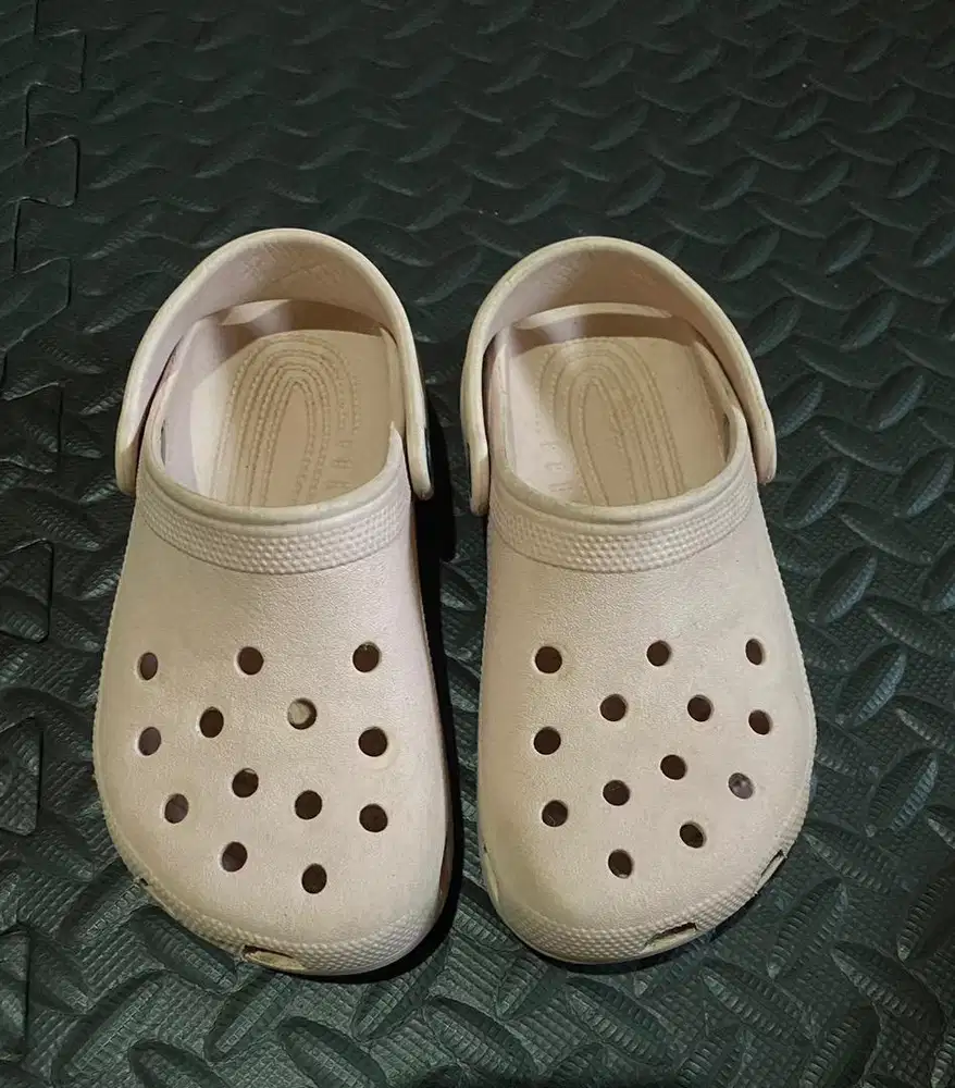 Sendal anak perempuan