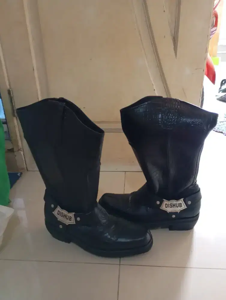 sepatu tunggang dishub