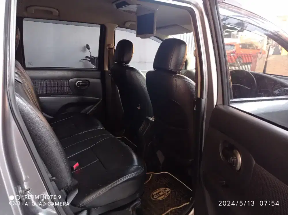 Grand livina sv 2012 matic