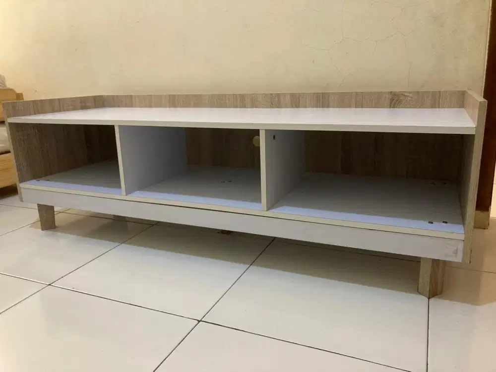 KIRANA RAK TV/MEJA TV DALLAS SC SONOMA CREAM