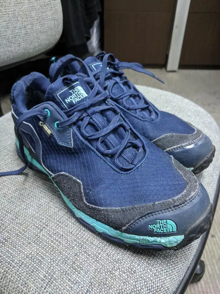 THE NORTH FACE NAVY SHOES size 41 cm