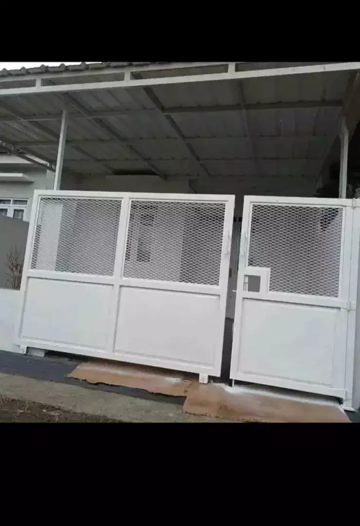 Pagar motip kawat expanded kombinasi