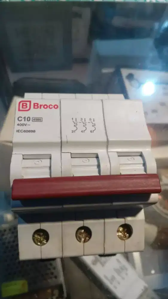 Tukang listrik,Konslet,amprah listrik,pindah kWh,instalasi listrik,dll