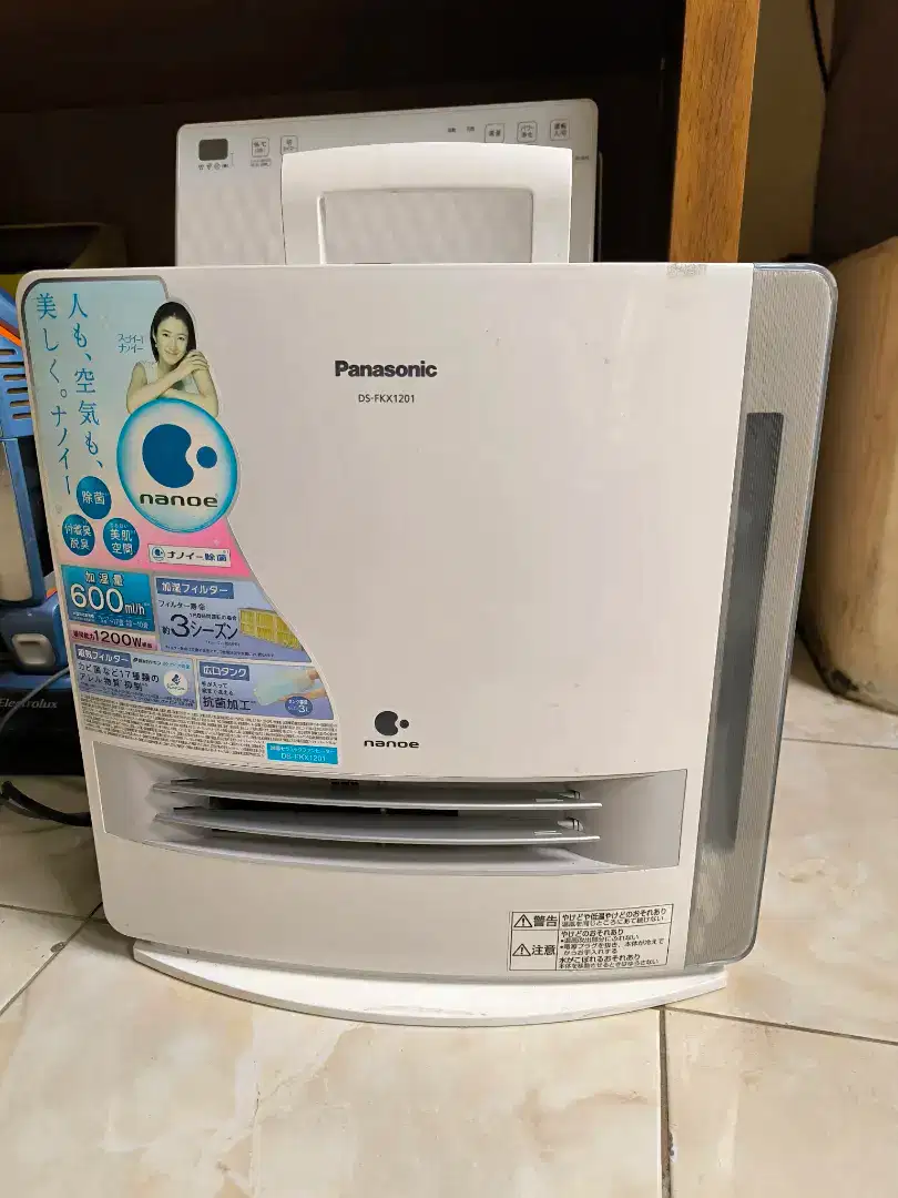 Pelembab udara humidifier Nano Panasonic DS-FKX 1201 110 V