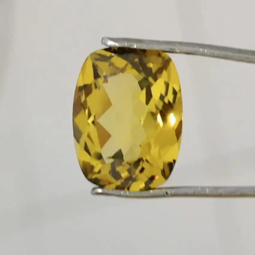 Natural Yellow Beryl Heliodor 4.95 Carats Sertipikat