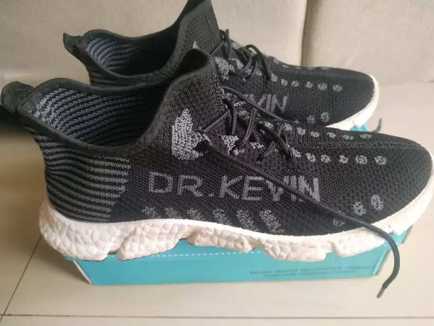 Sepatu Dr. Kevin No.42