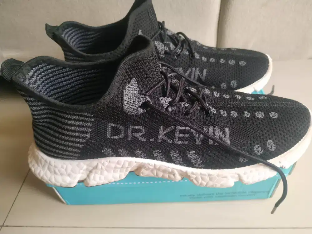 Sepatu Dr.Kevin Warna Hitam Mulus