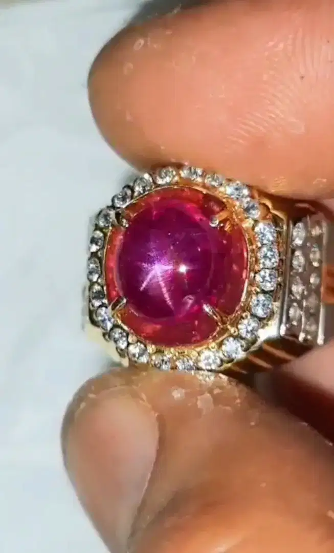 Natural Star Ruby Ceylon Sri Lanka 6 ct no heated